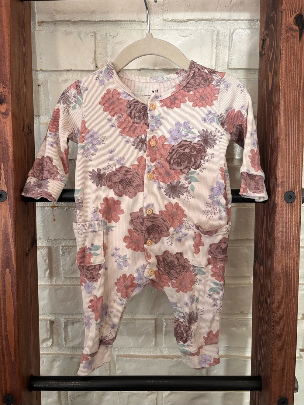✨3/$25✨ H&M Cream Ribbed Floral One-Piece